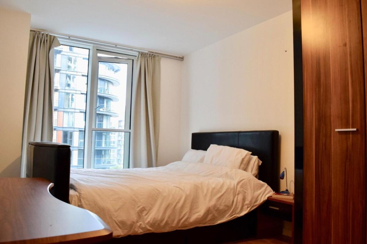 1 Bed In Canary Wharf With Vibrant City Views Lägenhet London Exteriör bild