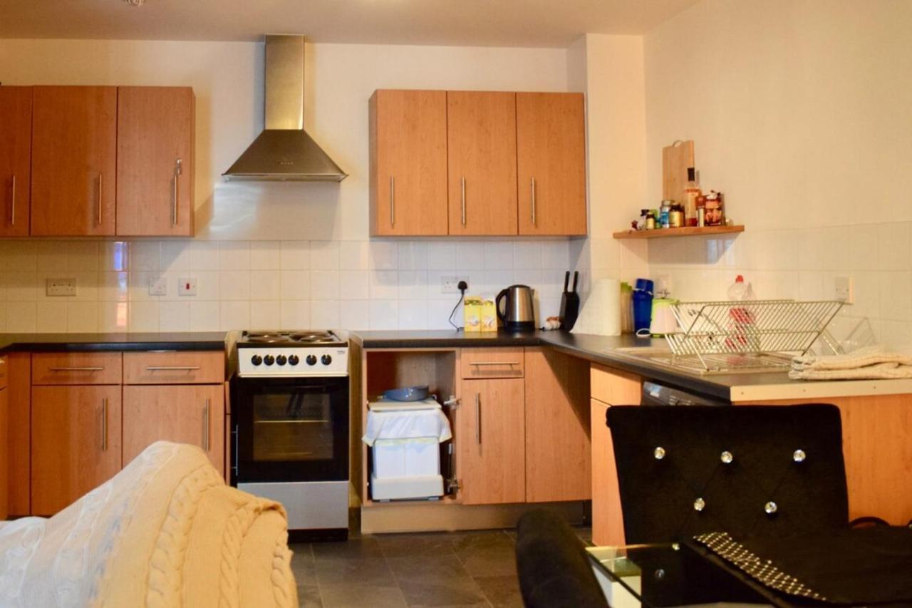 1 Bed In Canary Wharf With Vibrant City Views Lägenhet London Exteriör bild